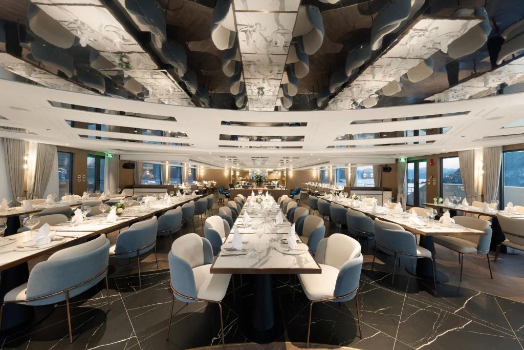 Du thuyền Grand Pioneers Cruise Hạ Long 2N1Đ - Ảnh 9