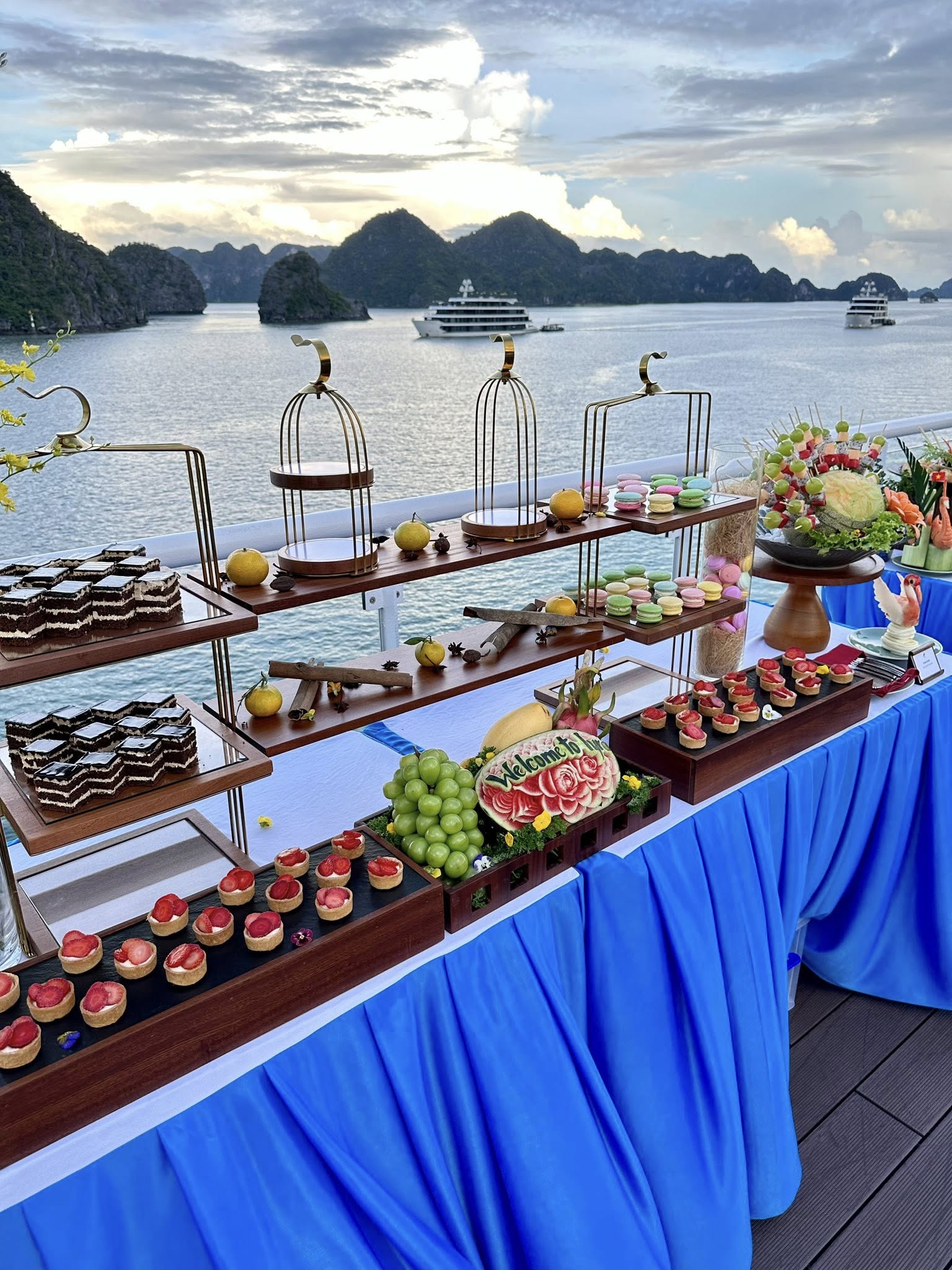 Du thuyền Lyra Grandeur Cruise Hạ Long 2N1Đ - Ảnh 2