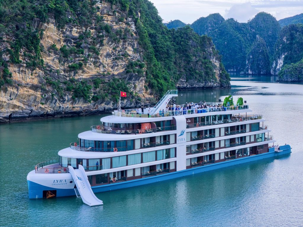 Lyra Granduer Cruise Hạ Long
