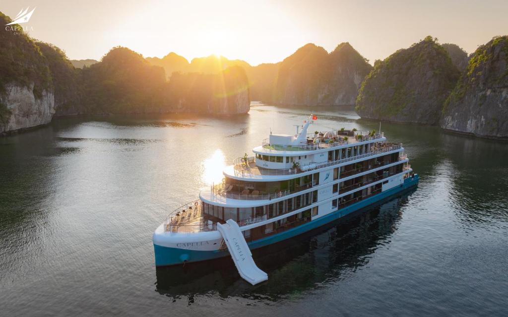 Capella Cruise Hạ Long