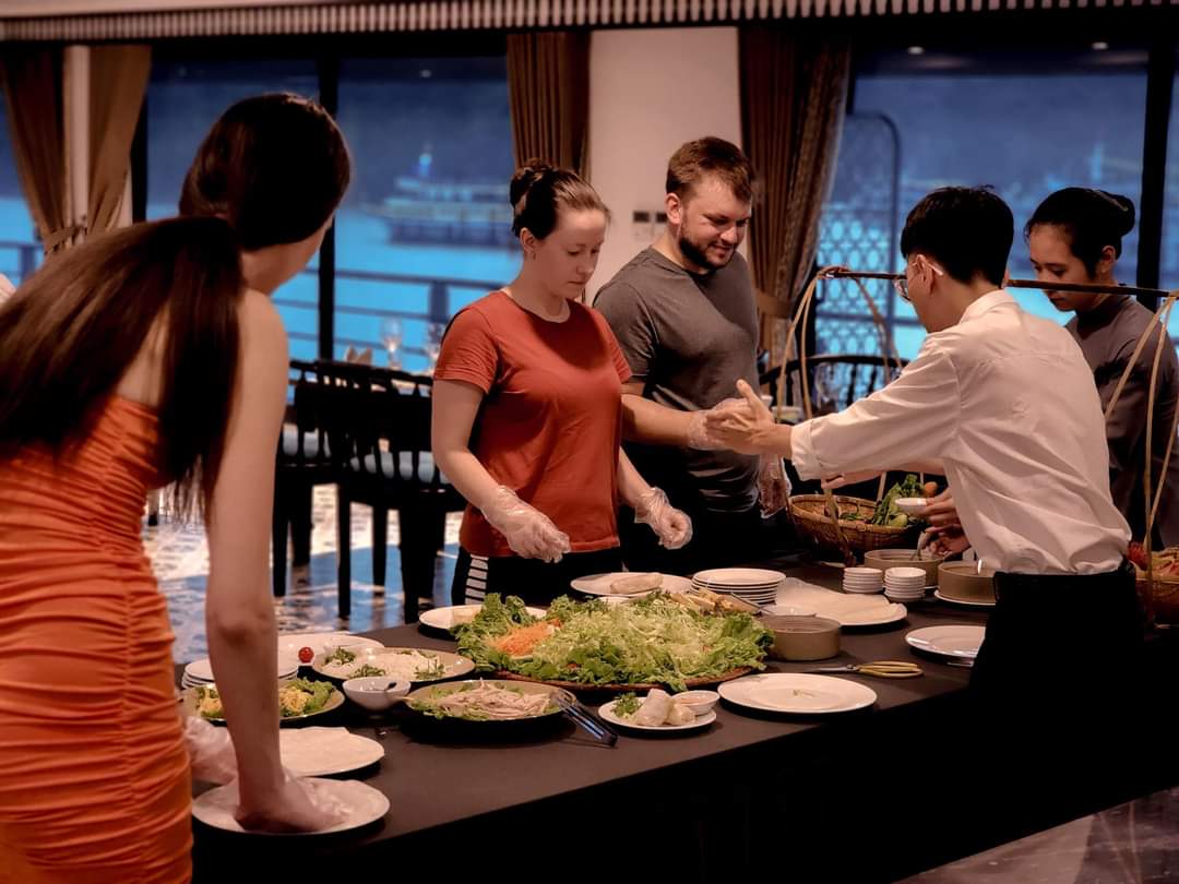 Du thuyền Venus Cruise Hạ Long - Lan Hạ 2N1Đ - Ảnh 6