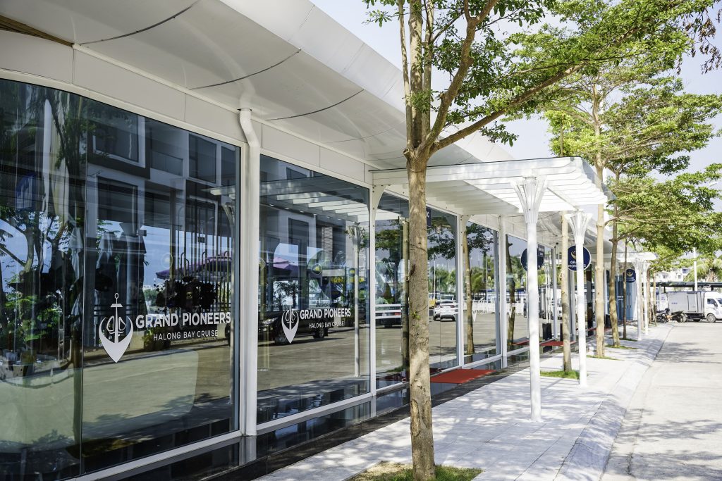 Grand Pioneers nhà chờ