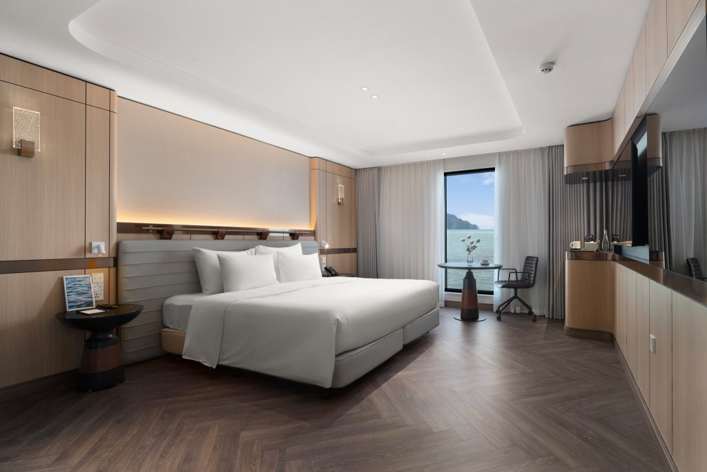 Grand Pioneers Hạ Long hạng Ocean Suite