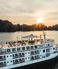 Du thuyền Ambassador Signarture Lan Hạ