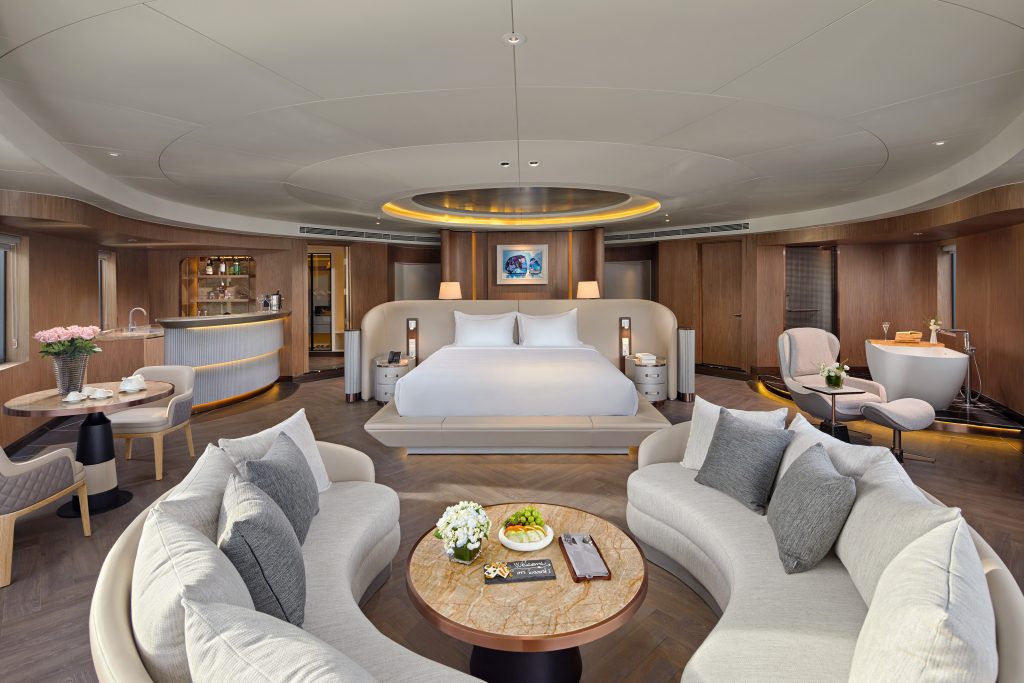 Grand Pioneers Hạ Long hạng President Suite