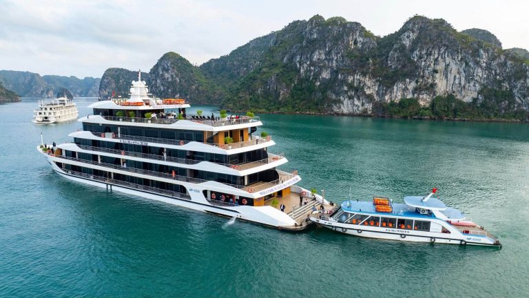 Du thuyền Halora Nova Vịnh Lan Hạ